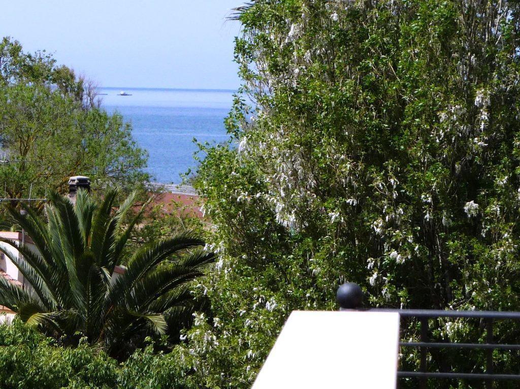 Regina Apartments Alghero Værelse billede