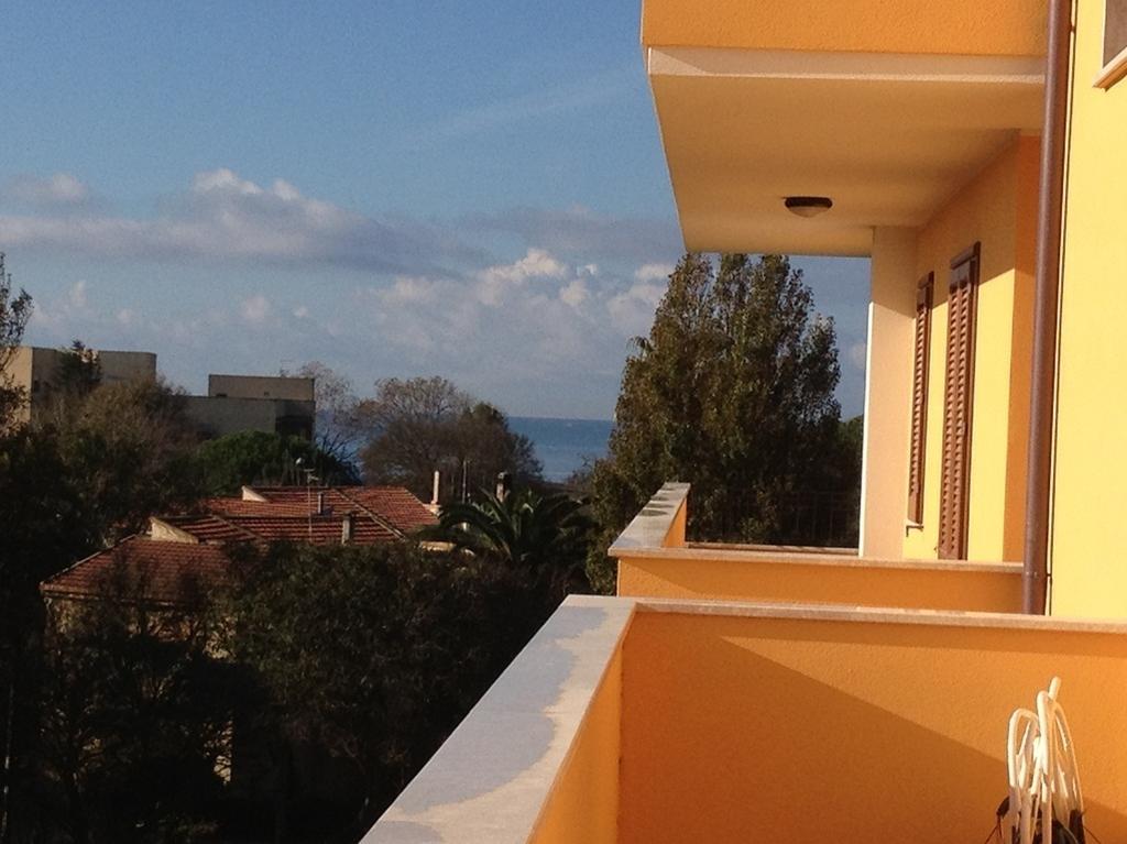 Regina Apartments Alghero Værelse billede